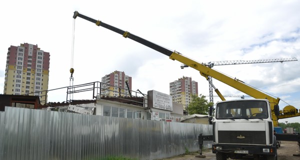 Мэр бежал, а стройка идет