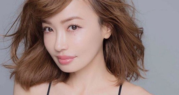 45-летняя японская модель затмила 20-летних девушек