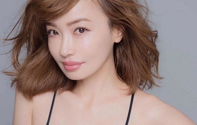 45-летняя японская модель затмила 20-летних девушек