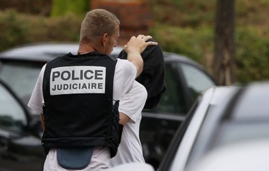 Во Франции заключенный взял в  заложники своего сокамерника