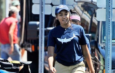 Дочь Обамы работает в рыбном ресторане 