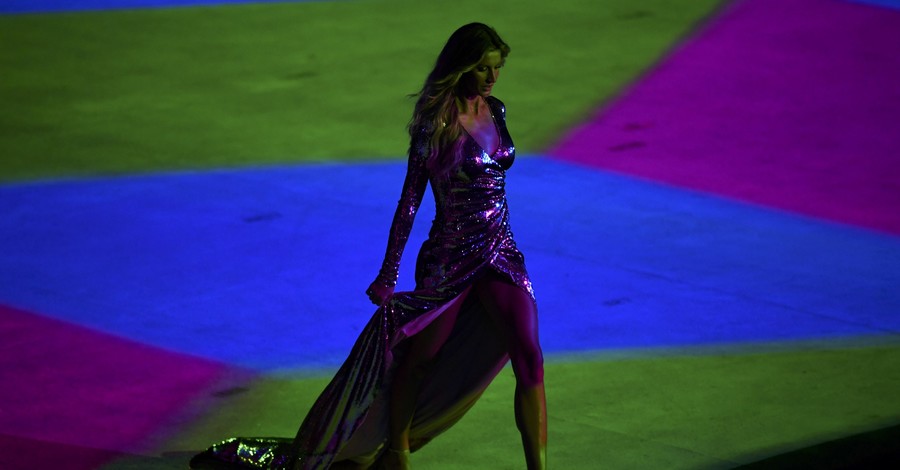 Супермодель Жизель Бюндхен завершила карьеру, открывая Олимпиаду в Рио