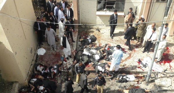 В Пакистане смертник взорвал в больнице свыше 40 человек