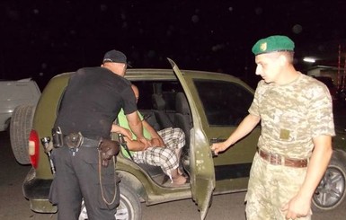 На границе с Румынией мужчина напал на пограничника