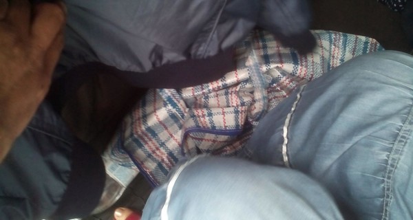 Иностранка пыталась вывезти из Украины ребенка, спрятав его в сумку