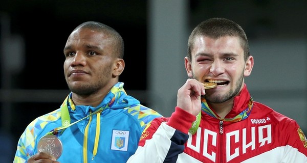 Тренер россиянина ответил на несогласие Украины с медалью Беленюка 