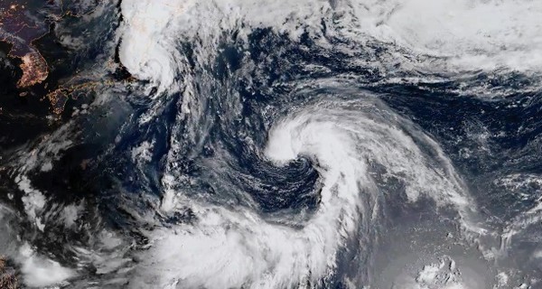 Японский остров Хоккайдо эвакуируют и-за тайфуна и наводнения 