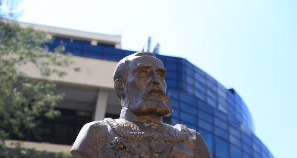 В Одессе установили памятник бывшему мэру Георгию Маразли