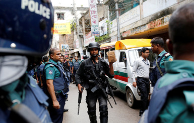 В Бангладеш устроили поножовщину из-за спора о сериале