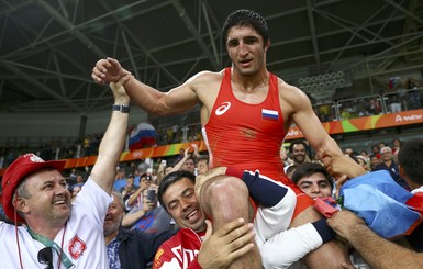 Российскому борцу подарят коня за победу на Олимпиаде