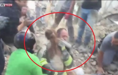 Из-под завалов в Италии под овации освободили 10-летнюю девочку 