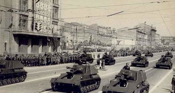 Все военные парады в Киеве: исторические фото 