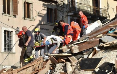 В Италии ввели режим ЧС, погибших от землетрясения уже 250