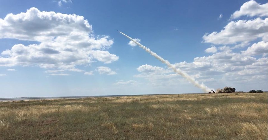 В Украине успешно испытали новые управляемые ракеты 