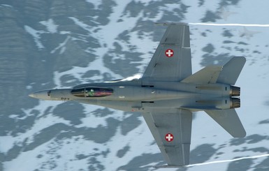 В Альпах пропал истребитель-бомбардировщик ВВС Швейцарии