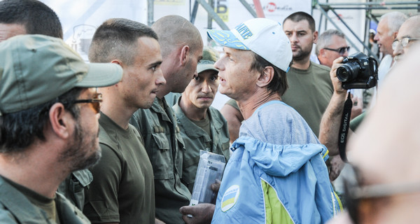 В Одессе произошла драка между противниками мэра, его охраной и полицией