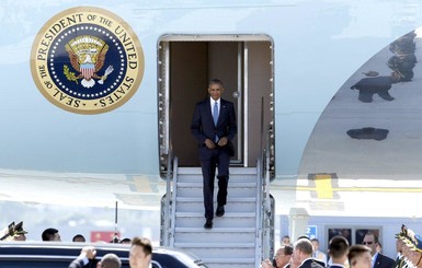 В аэропорту Китая Обаме забыли подать трап к самолету