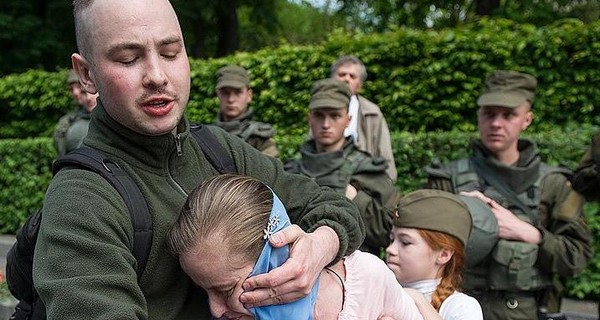 В Киеве изрезали ножом активиста ОУН Виталия Регора