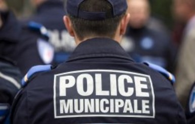 Во Франции полиция задержала подростка по подозрению в подготовке теракта