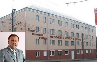 В Тернополе директора ПТУ, ставившего учеников на колени, восстановили в должности