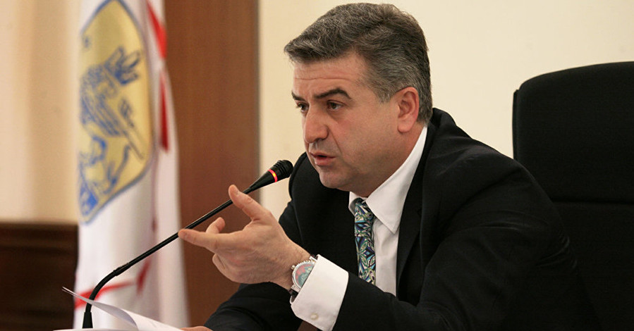 Премьером Армении официально стал бывший мэр Еревана