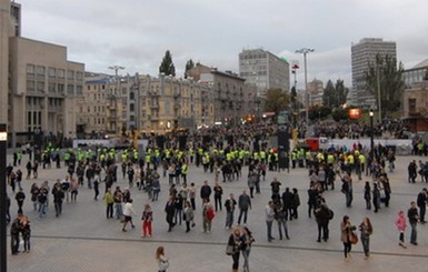 Полиция просит не ехать вечером в центр Киева