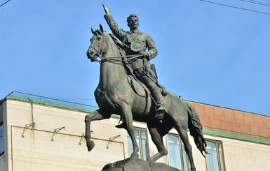 В Киеве придумали, как избавиться от памятника Щорсу