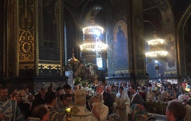 Тимошенко устроила пышные крестины для внучки