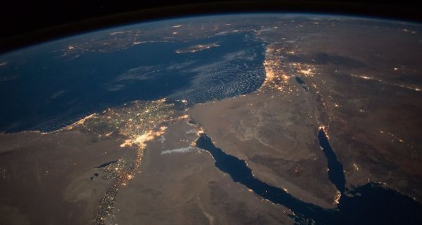 NASA показало ночные снимки земли из космоса