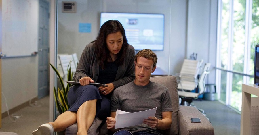 Цукерберг с женой пожертвуют три миллиарда на медицину