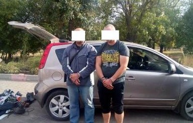 Пограничники задержали двух вооруженных одесситов