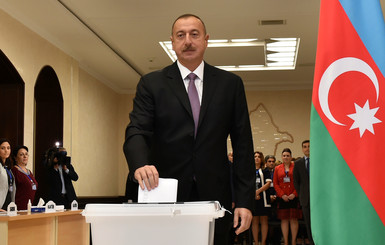 Азербайджан поддержал изменения в Конституцию о продлении срока президенства