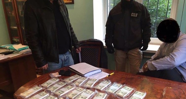 Прокурора ГПУ задержали на взятке в 200 тысяч долларов