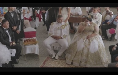 Молодые ромы устроили очень пышную свадьбу в Словакии