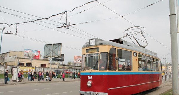Для львовских пенсионеров устроят дискотеку в трамвае