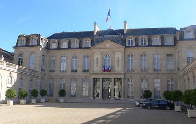 Во Франции усилили охрану Елисейского дворца