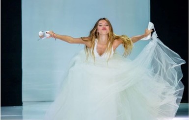 Светские хроники недели: Тодоренко примерила свадебное платье, а Астафьева стала блондинкой