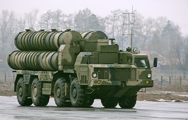 Россия перебросила в Сирию батарею зенитных установок С-300