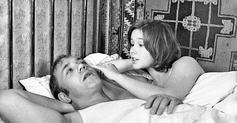 Леонид Куравлев стеснялся лежать под одеялом с молодой актрисой