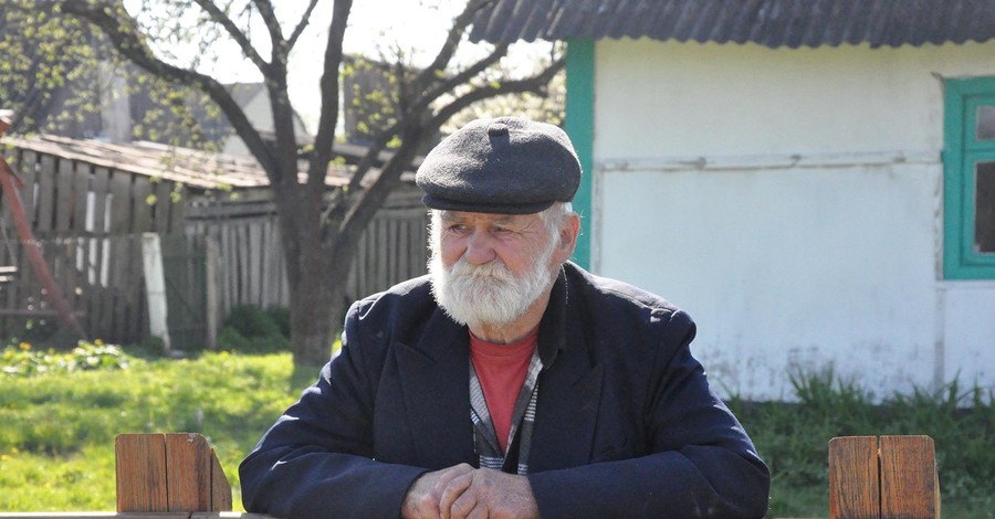 На Волыни семья поселила у себя бездомного деда из России