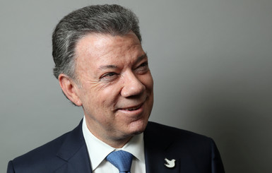 Нобелевскую премию мира вручили колумбийскому президенту