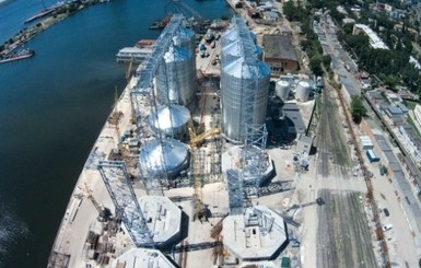 На серых схемах в Николаевском порту зарабатывают до 20 миллионов долларов в год – СМИ