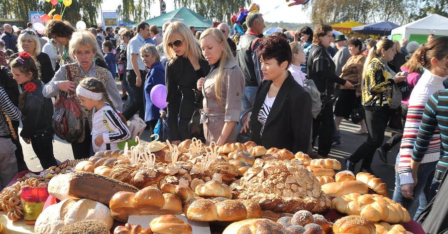 День города в Запорожье: ярмарка, кулинарный рекорд и казацкая олимпиада