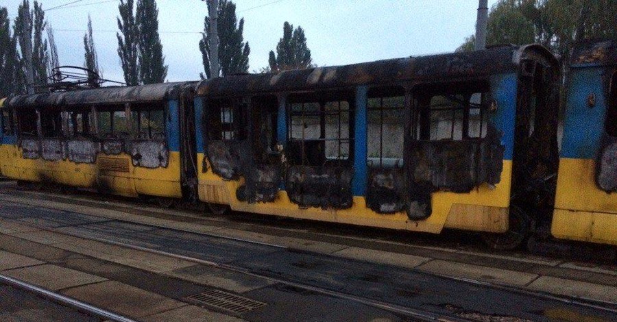 В Киеве горело трамвайное депо