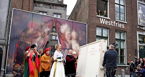 В Нидерланды вернули похищенные картины, которые нашлись в Украине