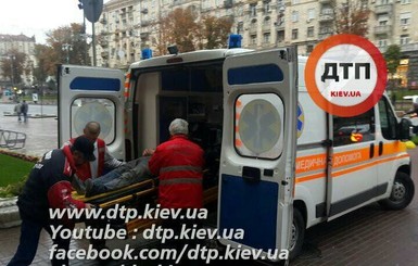 Со здания киевской мэрии сорвался рабочий