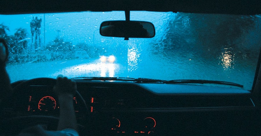 Как обезопасить себя на дороге в непогоду 