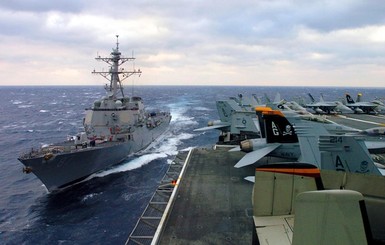 У берегов Йемена снова обстреляли американский эсминец