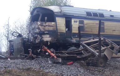 В Винницкой области поезд врезался в грузовик