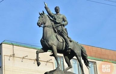 В Киеве определили судьбу памятника Щорсу